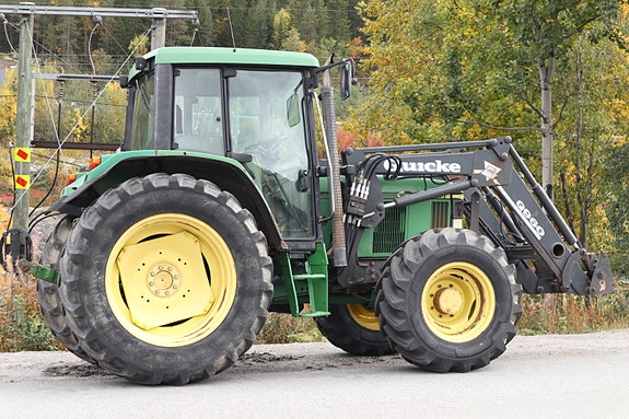 John Deere 6310 2001, kr 220 000,-