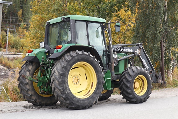 John Deere 6310 2001, kr 220 000,-