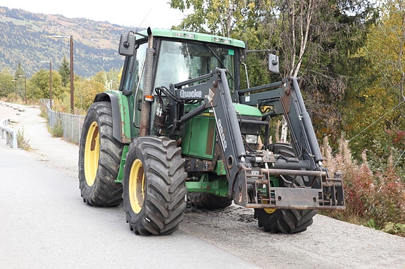John Deere 6310 2001, kr 220 000,-