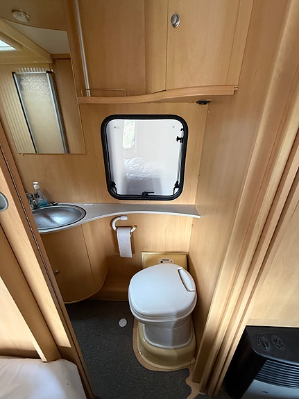 Dethleffs Dethleffs Camper 700 8 of 13