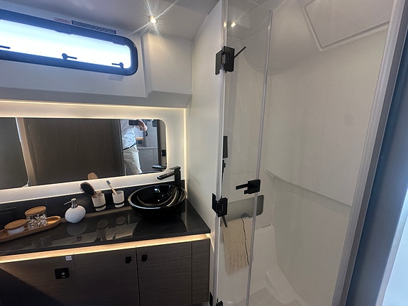 NYHET – BENETEAU GRAN TURISMO 40 – 2 x MERCURY V10 400 HK 18 of 22