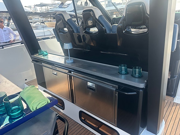 NYHET – BENETEAU GRAN TURISMO 40 – 2 x MERCURY V10 400 HK 7 of 22