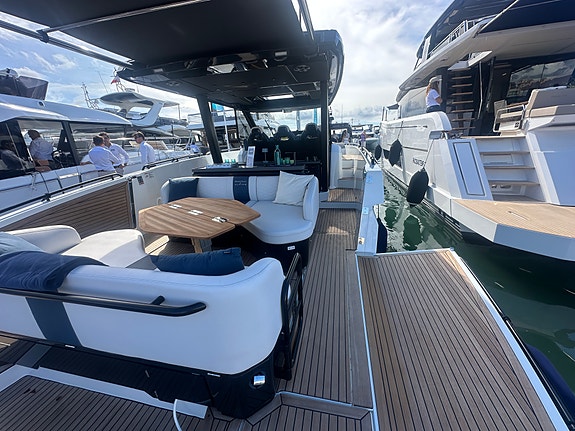 NYHET – BENETEAU GRAN TURISMO 40 – 2 x MERCURY V10 400 HK 9 of 22