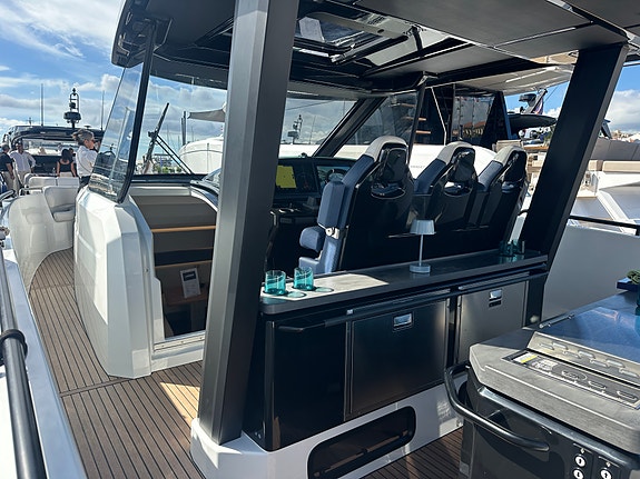 NYHET – BENETEAU GRAN TURISMO 40 – 2 x MERCURY V10 400 HK 11 of 22
