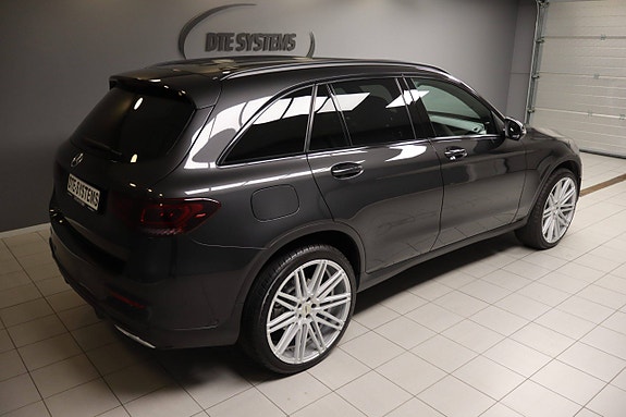 Mercedes-Benz GLC220 d 2 of 30