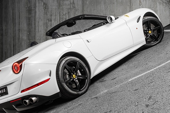 Ferrari California T 2 of 30