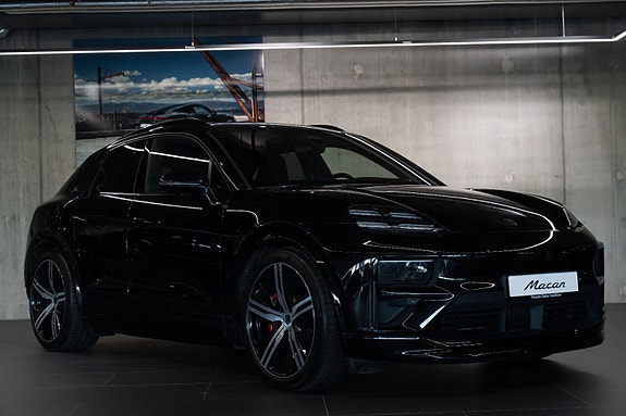 Porsche Macan 6 of 30