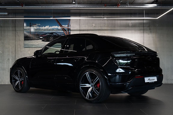 Porsche Macan 4 of 30