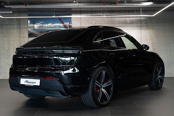 Porsche Macan 8 of 30