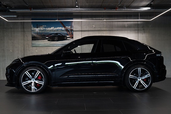 Porsche Macan 3 of 30