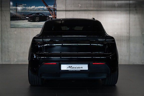 Porsche Macan 10 of 30