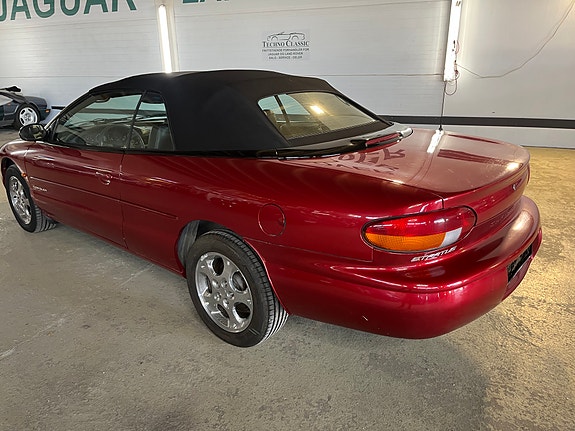 Chrysler Stratus 26 of 30