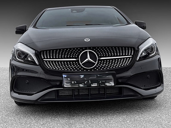 Mercedes-Benz A180 4 of 25