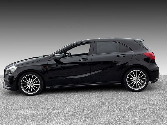 Mercedes-Benz A180 2 of 25