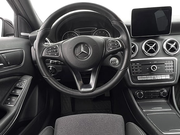 Mercedes-Benz A180 17 of 25