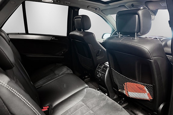 Mercedes-Benz ML280 26 of 30