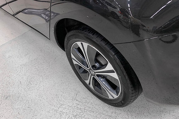 Nissan Leaf 13 of 13