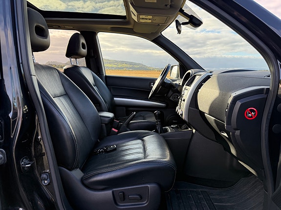 Nissan X-Trail 18 of 23