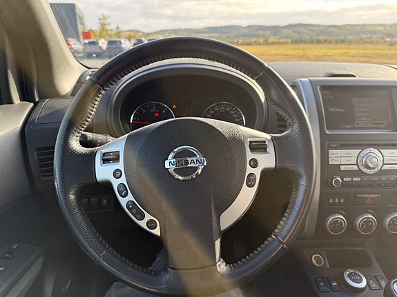 Nissan X-Trail 15 of 23