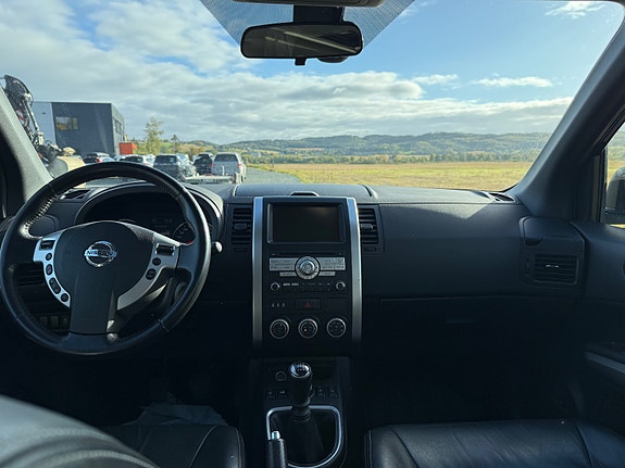 Nissan X-Trail 17 of 23