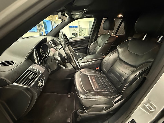 Mercedes-Benz ML250 15 of 30