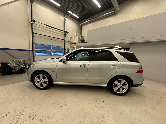 Mercedes-Benz ML250 5 of 30