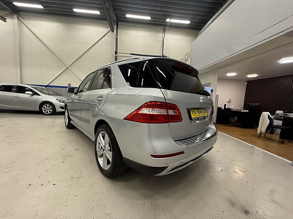Mercedes-Benz ML250 10 of 30