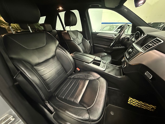 Mercedes-Benz ML250 13 of 30