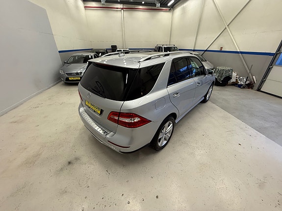 Mercedes-Benz ML250 11 of 30
