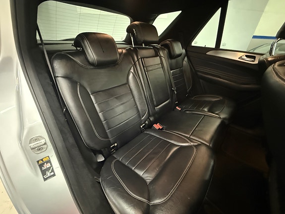 Mercedes-Benz ML250 17 of 30