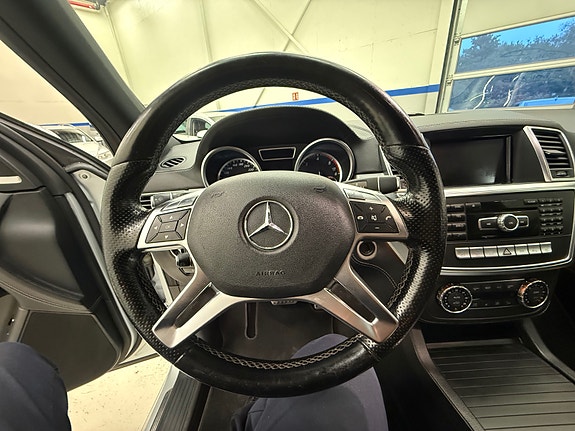 Mercedes-Benz ML250 28 of 30