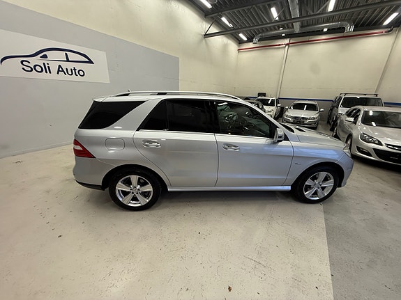 Mercedes-Benz ML250 8 of 30