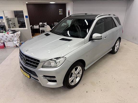 Mercedes-Benz ML250 2 of 30