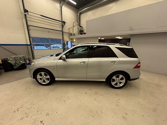 Mercedes-Benz ML250 7 of 30