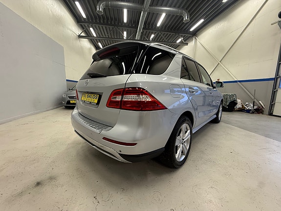 Mercedes-Benz ML250 12 of 30