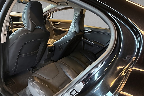 Volvo S60 13 of 17