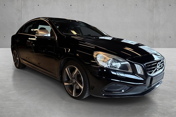 Volvo S60 2 of 17