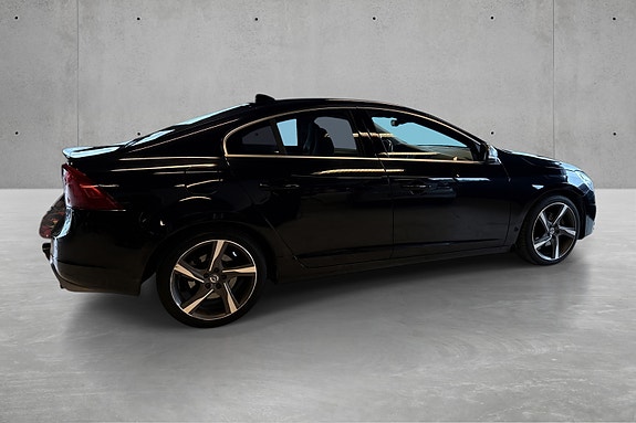 Volvo S60 9 of 17