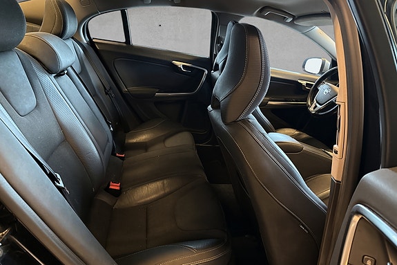 Volvo S60 11 of 17