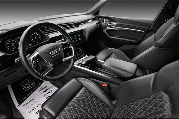 Audi e-tron 11 of 14