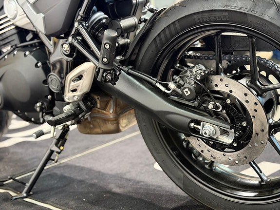 Triumph Thruxton 400 2027 // Få med deler og utstyr til en verdi av 10 000kr! // 5 of 19