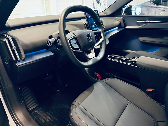 Volvo EX30 12 of 28