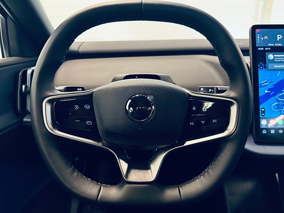 Volvo EX30 13 of 28