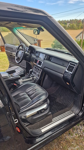 Land Rover Range Rover 22 of 30