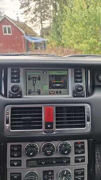 Land Rover Range Rover 29 of 30