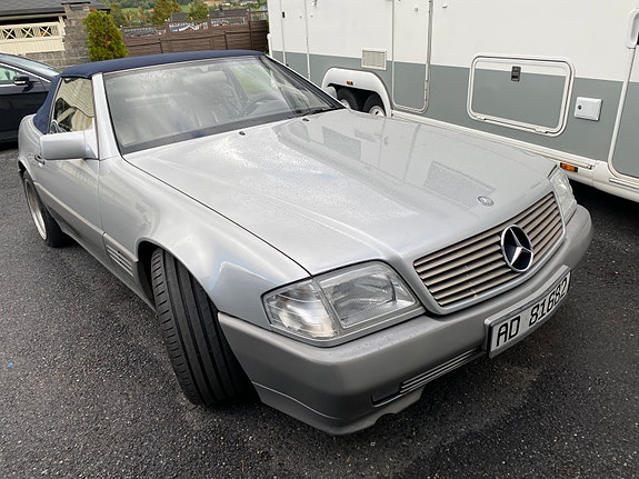 Mercedes-Benz SL300 2 of 11