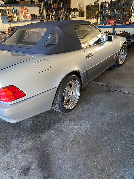Mercedes-Benz SL300 7 of 11