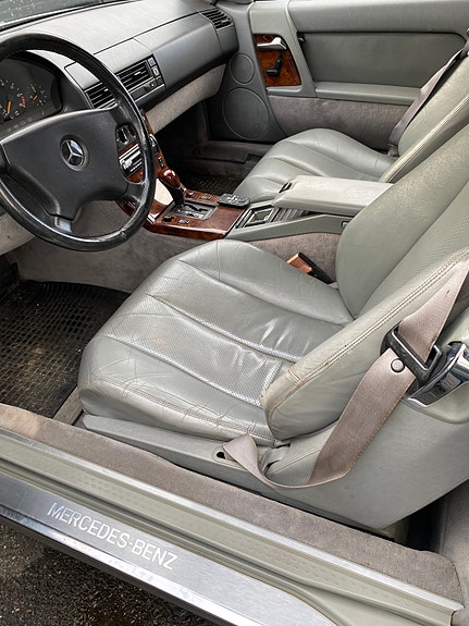 Mercedes-Benz SL300 3 of 11