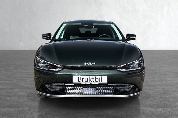 Denne Kia EV6 i enormt flott grønnfarge kan bli din for kun 2905 kr/mnd med 30% egenkapital. Løpetid 10 år.