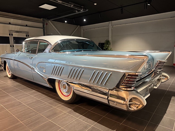 Buick Roadmaster 9 of 30